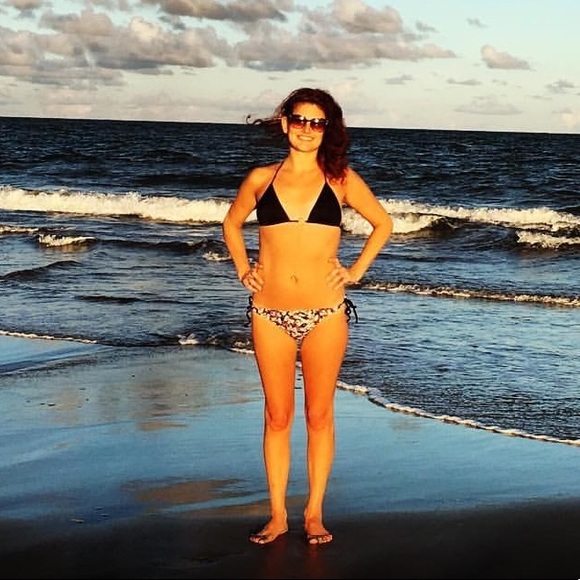 One girl's closet clutter is another's treasure. - Picture 7 of 8